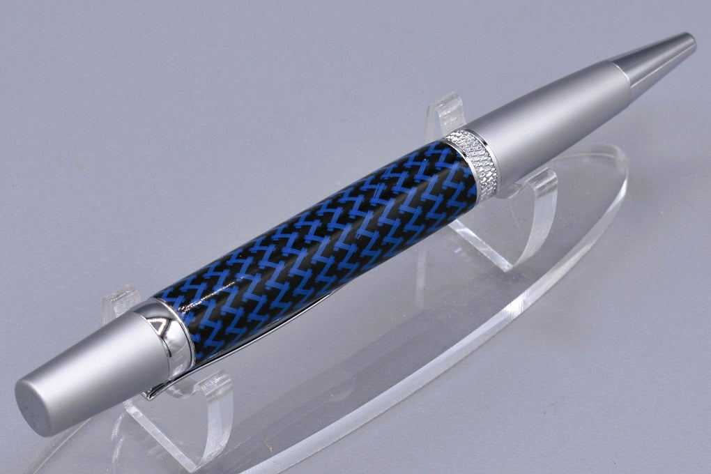Handmade Knurl twist pen. Black & blue cable sleeve.