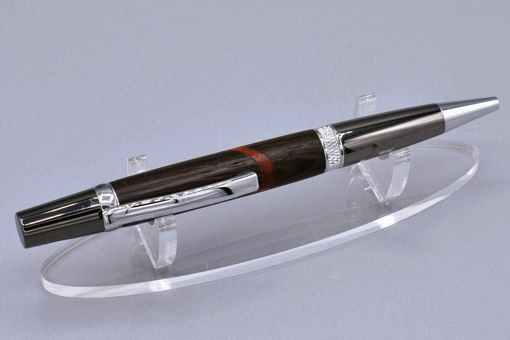 Handmade Knurl twist pen. Wenge and Padauk.