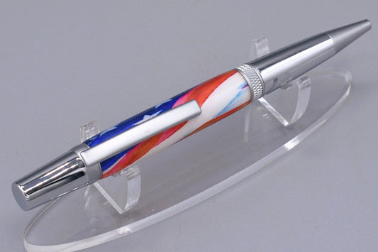 Handmade Knurl twist pen. American flag resin .