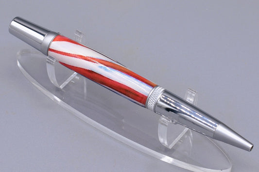 Handmade Knurl twist pen. American flag resin .