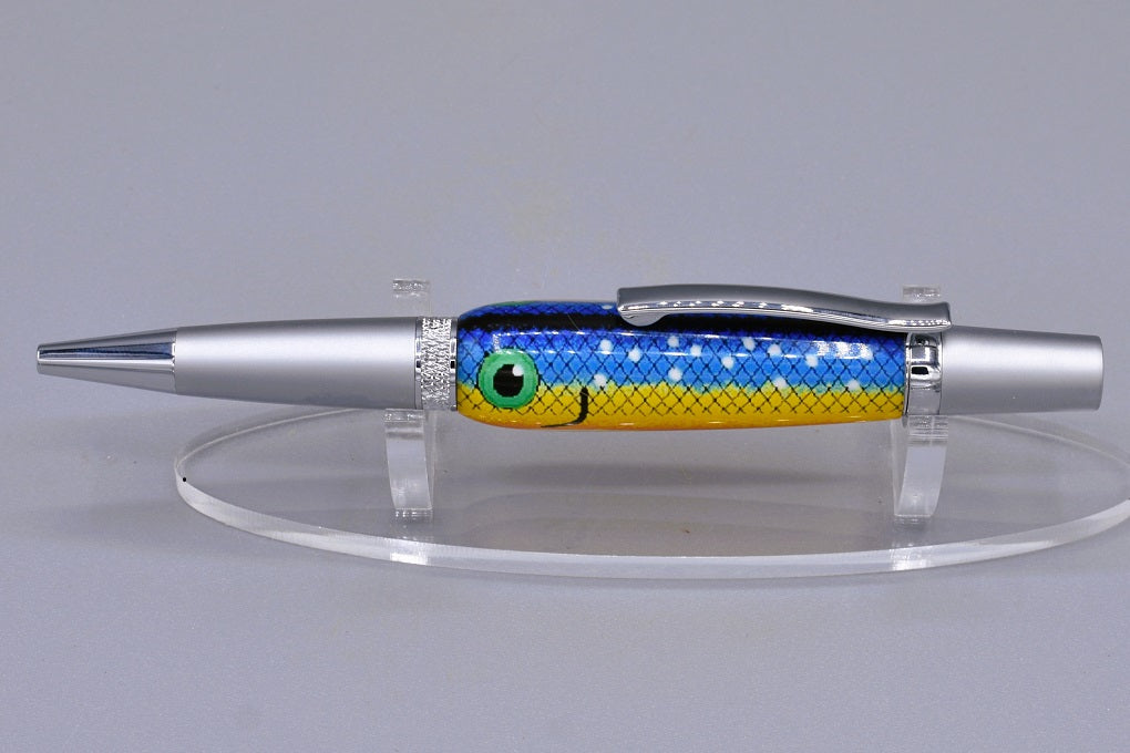 Handmade Knurl twist fishing lure pen. Resin.