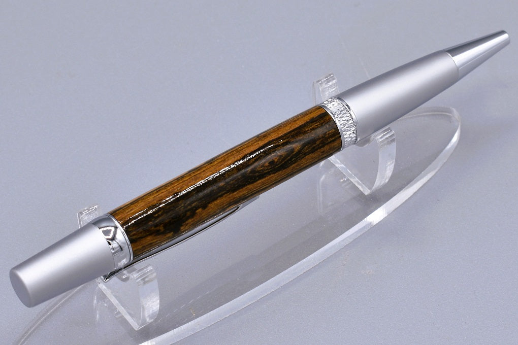 Handmade Knurl twist pen, Bocote wood.