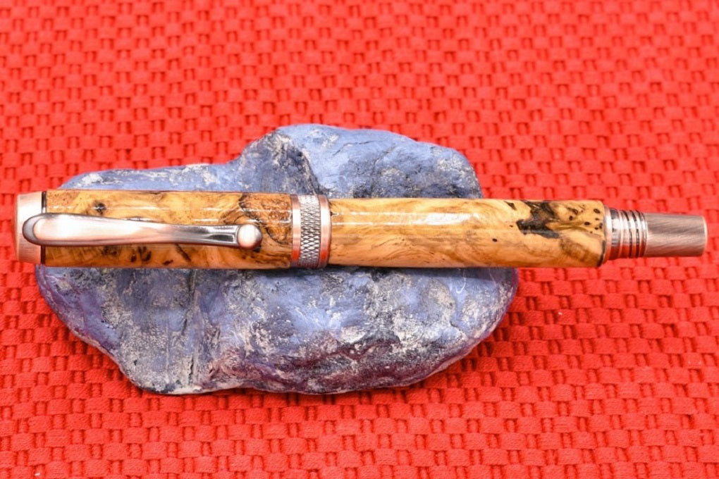 Handmade Knurl Fountain pen in Oak Burl wood.