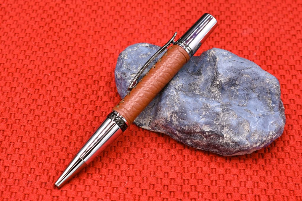 Handmade Compact twist pen. Saddle brown leather.