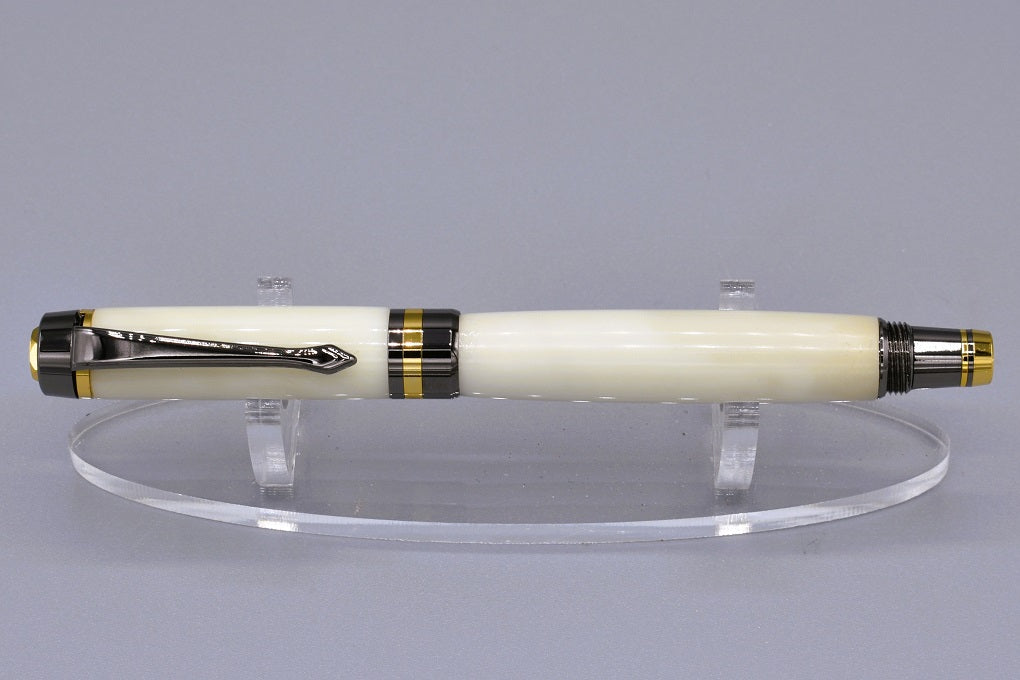 Handmade Classic rollerball pen. White resin.