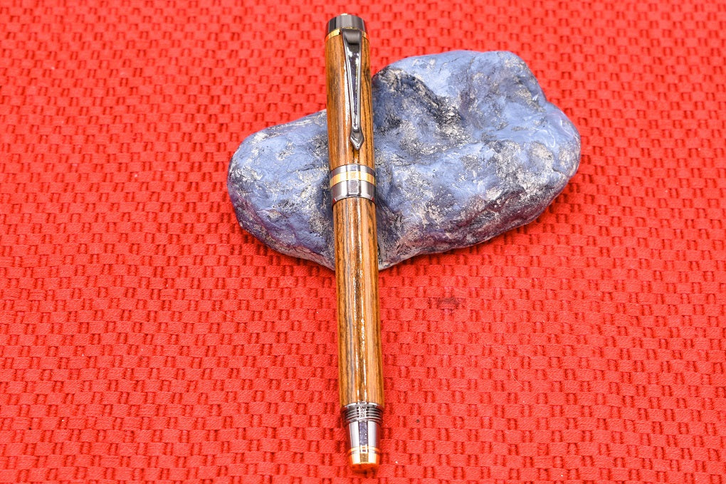 Handmade Classic fountain pen in Bocote wood.