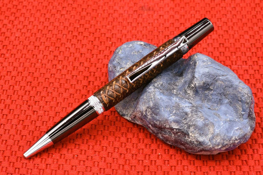 Handmade Knurl twist pen. Bomber brown leather.