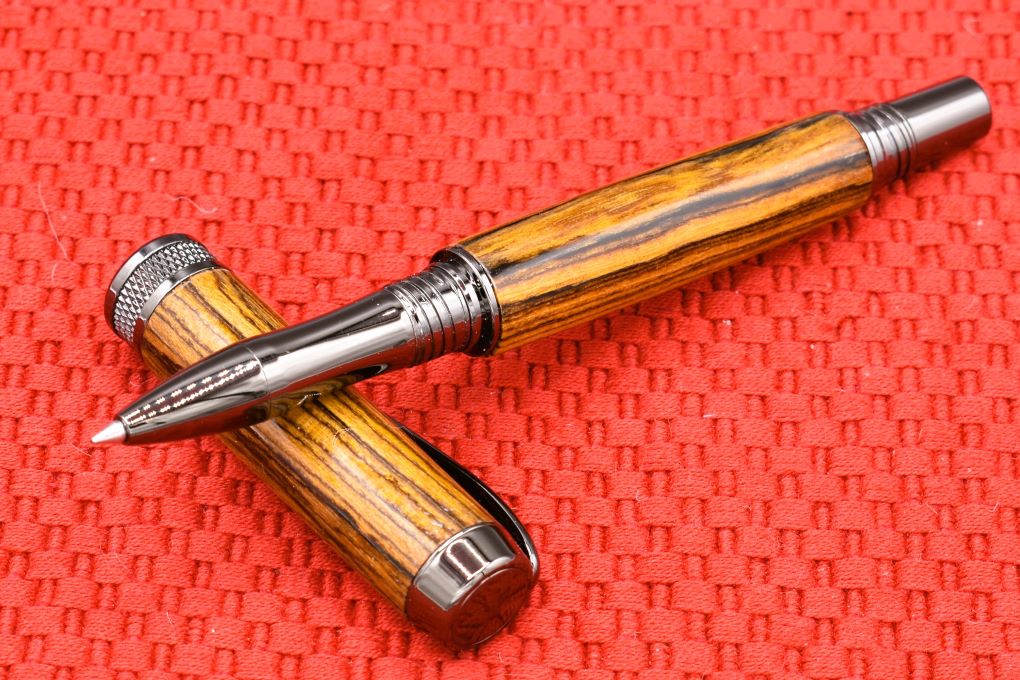 Handmade Knurl rollerball pen. Bocote wood.